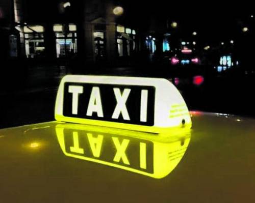 Cortei e disagi per lo sciopero. App InTaxi: "Noi regolari"