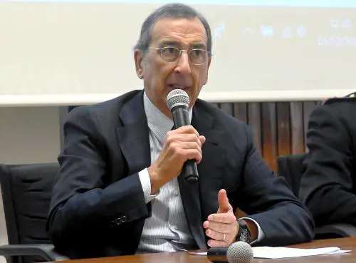 Sala tentato da un terzo mandato. Come James Bond: "Mai dire mai"