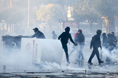 Scontri di Napoli, antagonisti condannati a sei anni per devastazione: "È una vendetta"