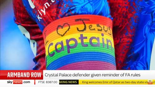 Premier League, scritta per Gesù sulla fascia Lgbt: Guehi rischia la squalifica