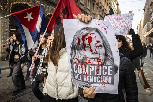 Cecchini sugli hotel e pistole. Il piano per uccidere la Meloni