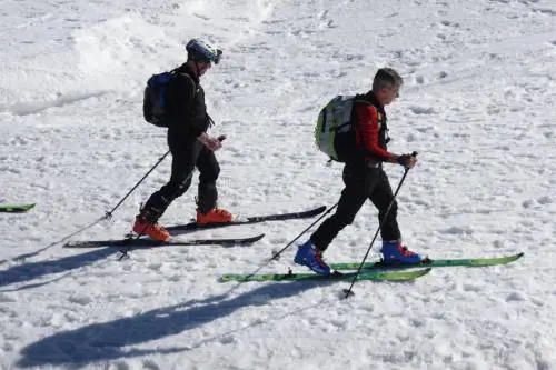 Tumori, sei consigli per proteggersi sulla neve
