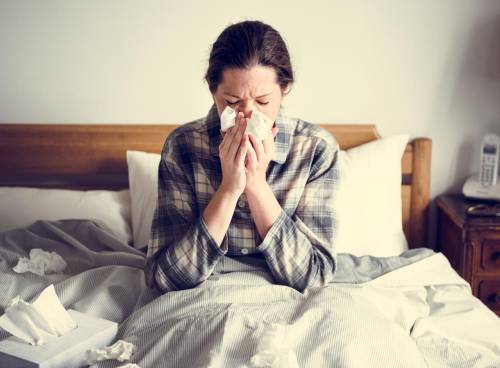 Febbre, tosse, cefalea. Come riconoscere l'influenza del Giubileo "portata dai pellegrini" 