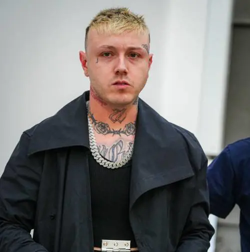 Lazza: "Ho rischiato di morire, ho perso tredici chili in una settimana"