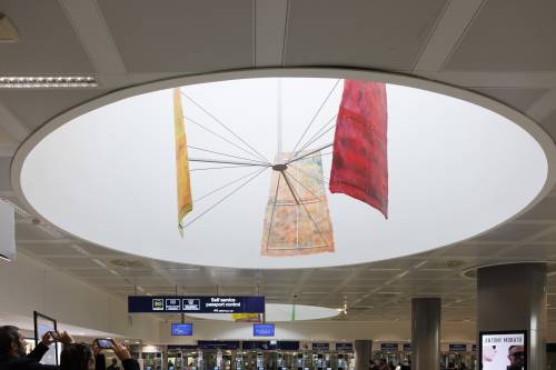 Malpensa, l'arte ridisegna il Terminal 1 con il "muro delle meraviglie" 