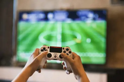 Dazi, ci rimettono anche i videogame. Sony aumenta i prezzi della Playstation 5