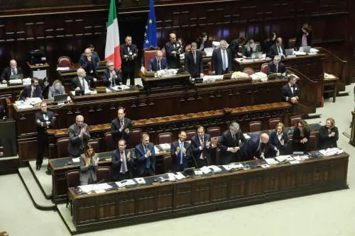 Gli applausi per Salvini alla Camera 