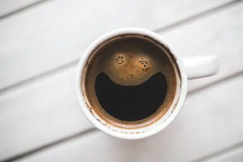 Il caffè al mattino fa bene: ecco perché si dovrebbe bere tutti i giorni