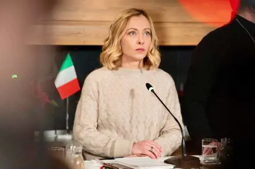 “Cambiare è possibile”. La Bild elogia la strategia di Meloni sui migranti