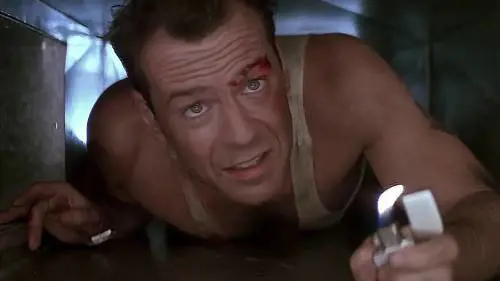 Il sindaco fa il verso a Bruce Willis e il messaggio di Natale diventa virale