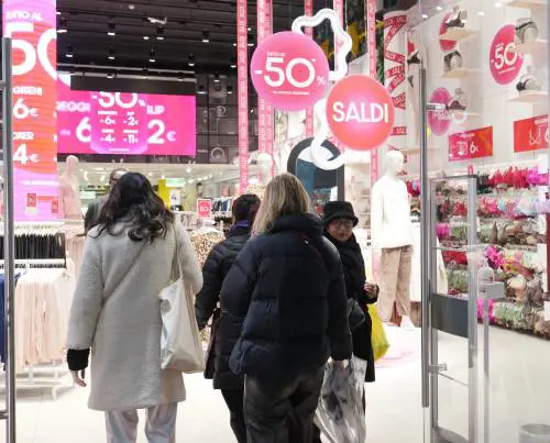 Saldi invernali, quando arrivano e come si risparmia
