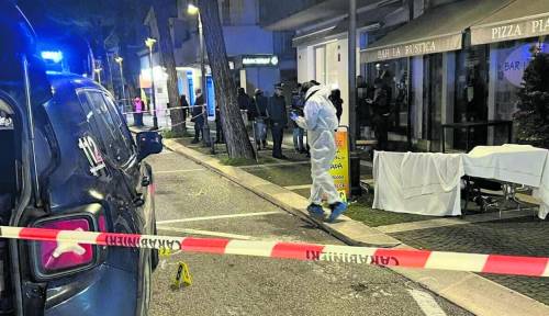 L'attentatore di Rimini correva pregando in arabo con il coltello in mano