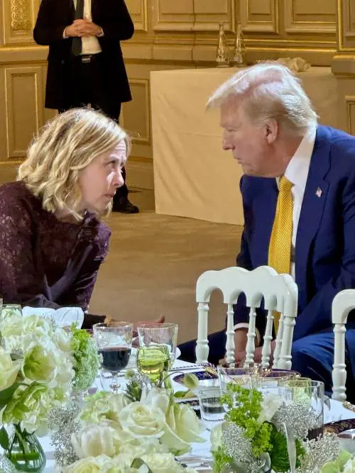Meloni vola da Donald per la sua incoronazione. Unica premier dell'Ue. Salvini: "Presto anch'io"