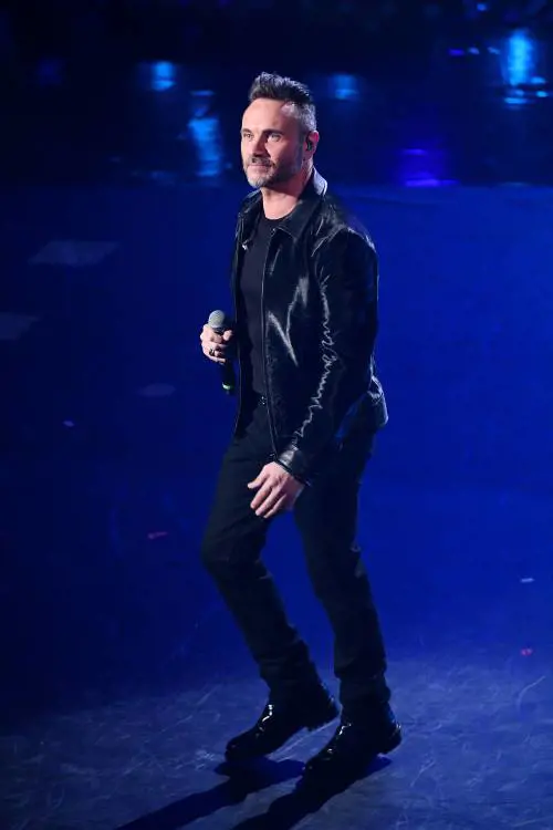 "Dalla strada al palco": Nek dà spazio al talento che non ti aspetti