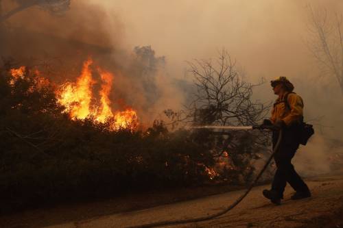 Emergenza a Los Angeles: le immagini degli incendi