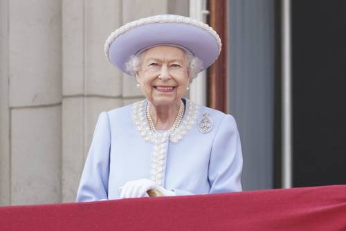 “Spreco di denaro”. Polemiche per il memoriale a Elisabetta II e il restauro di Buckingham Palace 