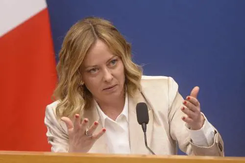 "Vado avanti per la mia strada": così Meloni ha dato la notizia dell'inchiesta
