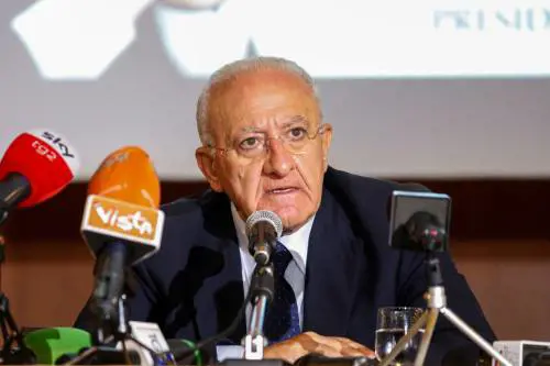 De Luca show per un altro giro in Regione: "Hanno paura di me"