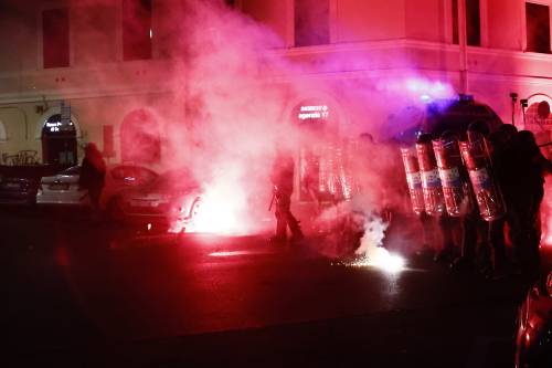 Corteo per Ramy a Roma, scontri tra manifestanti e polizia