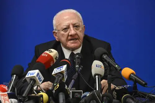 "No al terzo mandato". La Consulta "boccia" De Luca