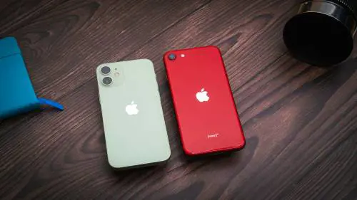 Nuove etichette smartphone, chi vince e chi perde: perché la classe energetica degli iPhone è una delusione 