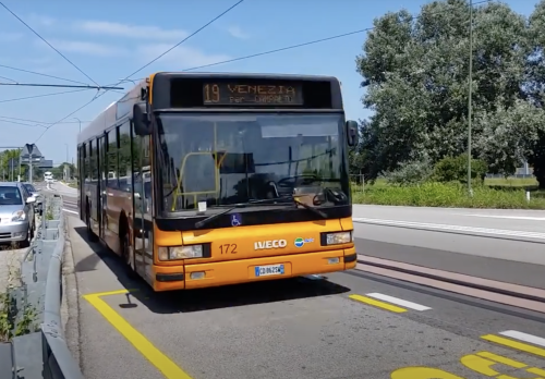 Pestarono l'autista di un bus, fermati e liberati 4 borseggiatori stranieri