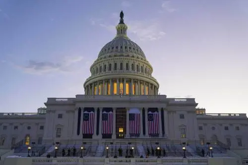 Trump pensa a un "Arco di trionfo" per i 250 anni d’America: ecco "L'Arc de Trump"