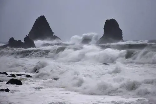 La tempesta del Giovedì Santo: vento a 100 km/h, le zone più a rischio