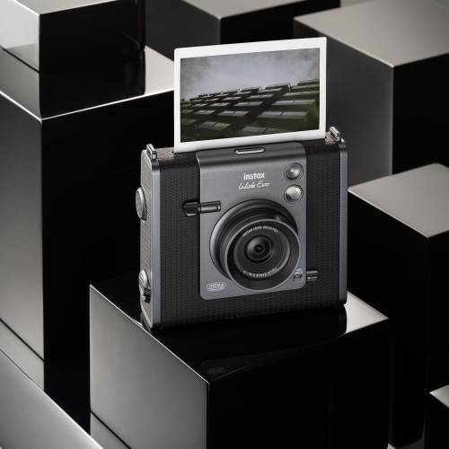 Fujifilm lancia Instax Wide Evo