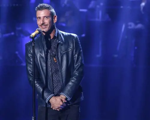 Si canta con "Tim Summer"