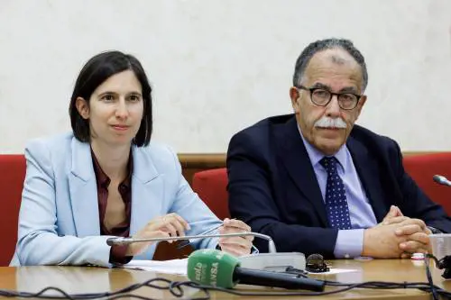 "Una ferita…”. Ruotolo bacchetta Schlein