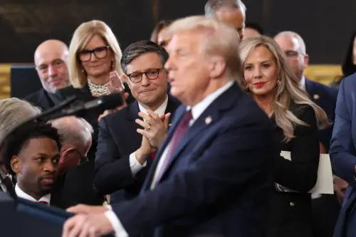 Ciclone Trump, Green, la violenza di Saviano. Le parole della settimana 