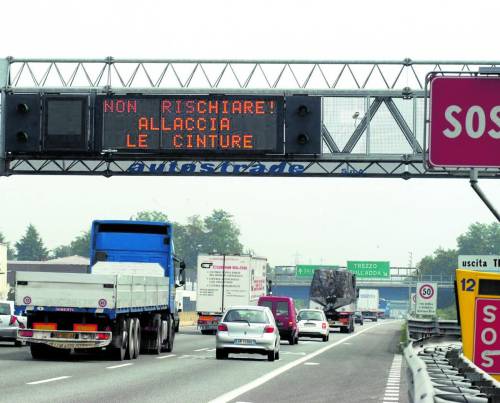 Sicurezza sulle strade: gli studenti vanno a lezione di guida sicura