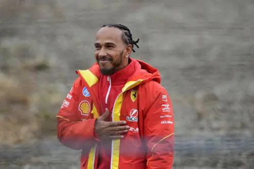 Ferrari, incidente di Hamilton nei test di Barcellona