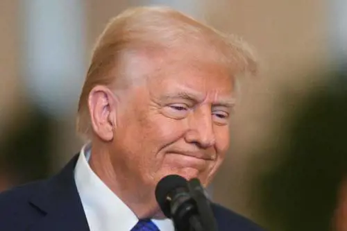 Trump: "Migranti a Guantanamo, basta ingressi negli Usa"