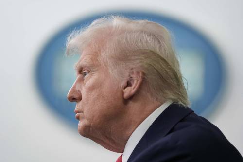 "Presto qualcosa di significativo". "Sbagliato escluderci": scintille a distanza tra Trump e Zelensky