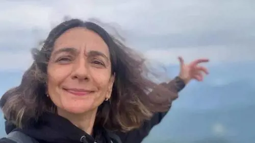 Tragedia a Torino, donna scivola mentre fa le pulizie in balcone e cade: morta sul colpo