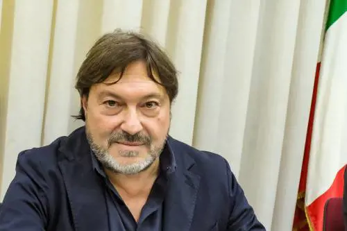 "Mi hanno tolto la firma...", "Allineamento aziendale". Nuovo scontro tra Ranucci e la Rai