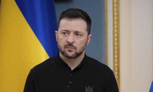 L'ennesimo affondo del presidente Trump: "Zelensky vada in esilio in Francia"