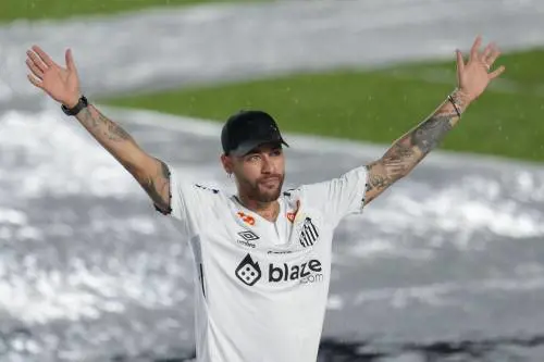 Neymar va agli allenamenti in elicottero: quanto spende ogni volta