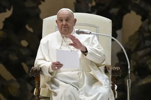 Papa, serve una nuova cura. "Ha la polmonite bilaterale"