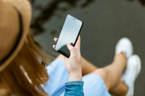 Smartphone, scattano le nuove regole: cosa cambia dal 20 giugno
