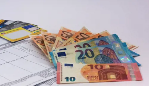 Bollette, arrivano gli sconti fino a 200 euro. Da martedì più trasparenza nei resoconti