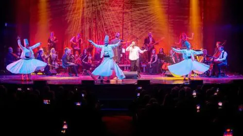Spettacolo su Battiato, danzatrici sufi e tante hit