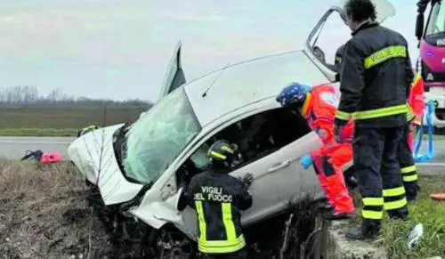 Incidente a Piacenza. Al volante la madre