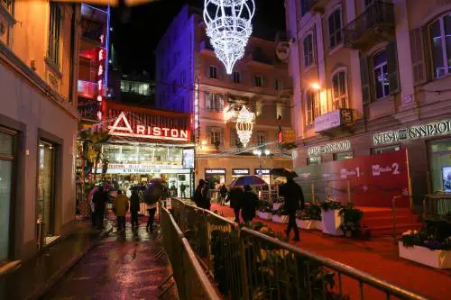 Il Festival resta a Sanremo? La mossa del Comune: pagherà l'accoglienza