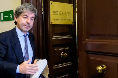 Il ventennale vizio delle toghe: fare opposizione preventiva alle politiche sui migranti. Ma ora l'aria sta cambiando