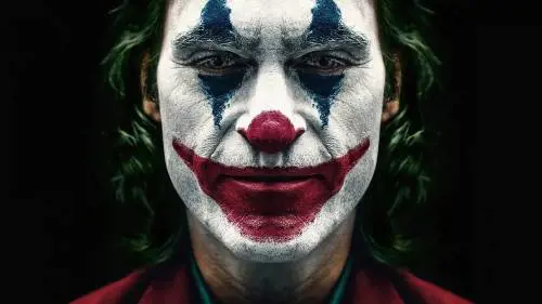 La politica del Joker. Una risata grottesca seppellirà i nemici