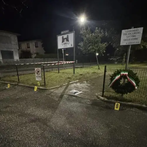 Il Giardino del Ricordo dopo l'esplosione e i rilievi