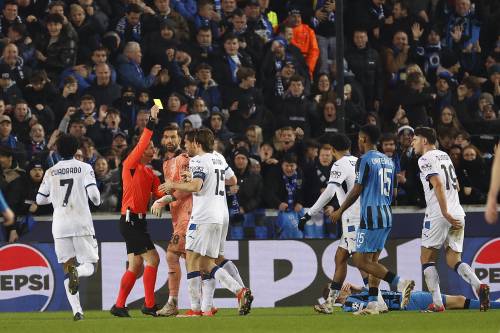 Contro l'Atalanta cantonata pazzesca dell'arbitro